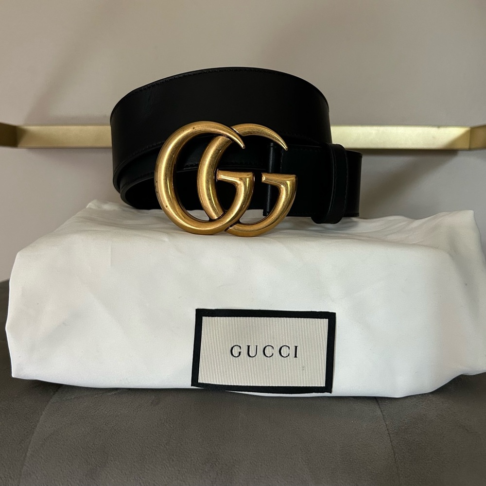 Gucci Women's Belt in Black with Gold GG Buckle